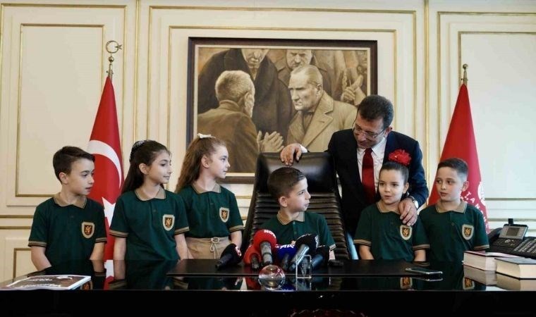 İBB Başkanı İmamoğlu, 23 Nisan kutlamaları kapsamında çocukları ağırladı: 'Başkanlık koltuğu millete aittir'