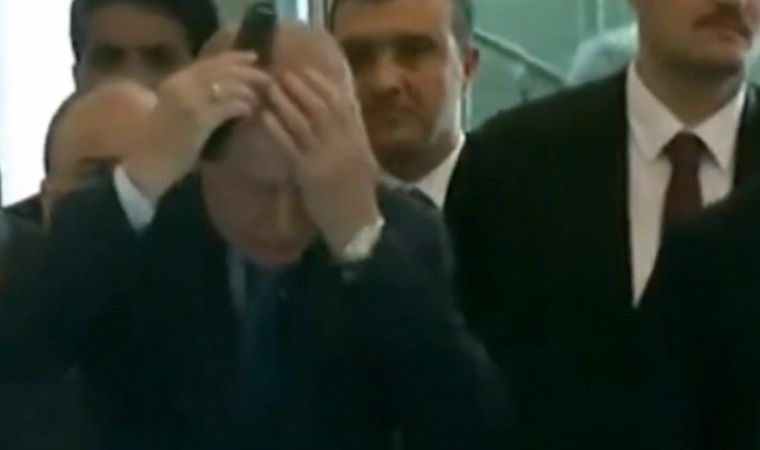 AKP'li Cumhurbaşkanı Erdoğan'ın AYM törenine giderken saçlarını taraması dikkat çekti