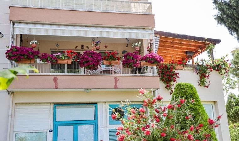 Karşıyaka’da en güzel balkon ve bahçeler yarışıyor!