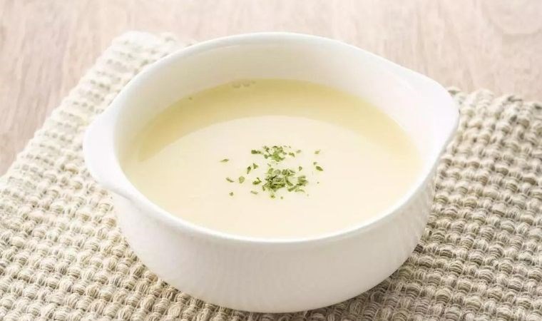 İftar sofralarına yakışır pratik ve doyurucu lezzet: Un çorbası tarifi...
