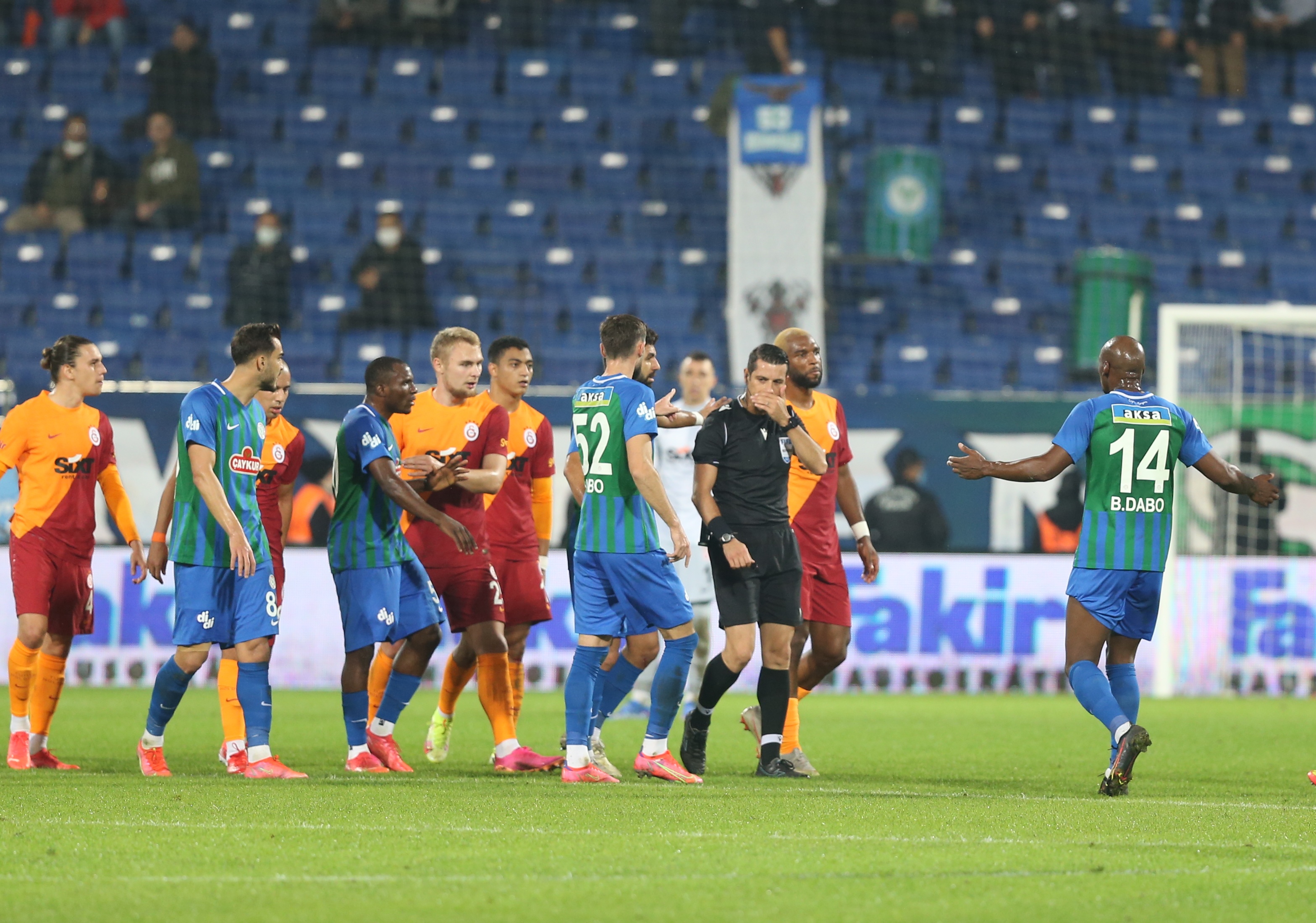 <p>Galatasaray bu skorla puanını 14 yaptı. Rizespor ise 1 puanda kaldı.</p>