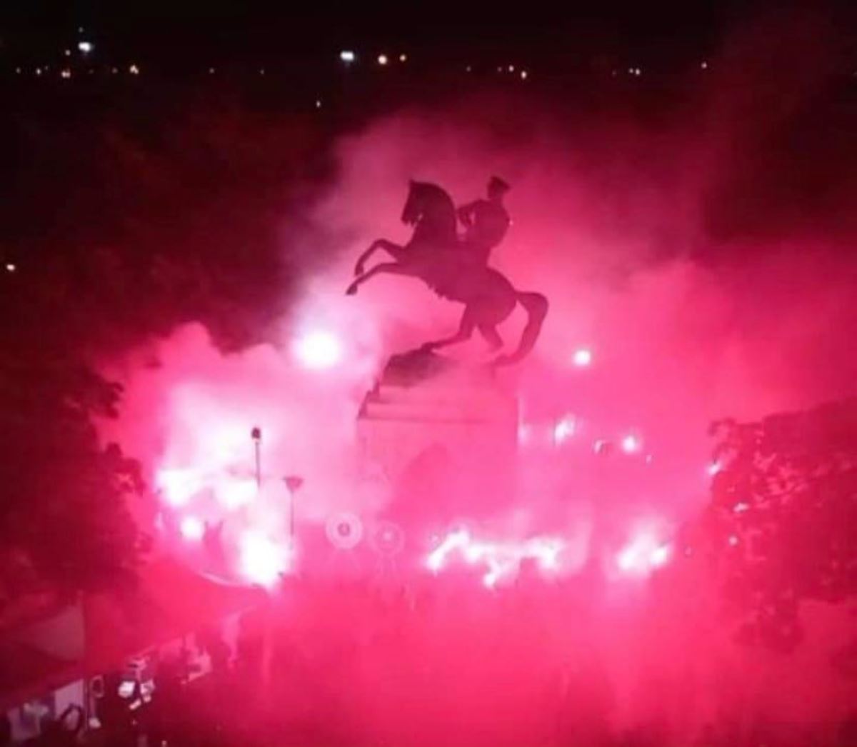 Beşiktaş, Fenerbahçe, Galatasaray ve Trabzonspor'dan Atatürk anıtı paylaşımı