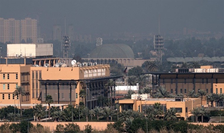 Irak'ta ABD Büyükelçiliği'nin yakınlarına füze atıldı