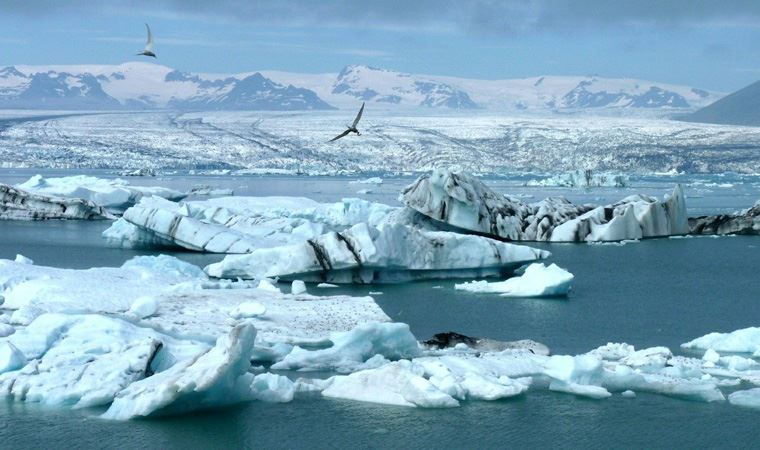Bilim insanları uyardı: Arktik Buz Denizi zamanı gelmesine rağmen hala donmadı