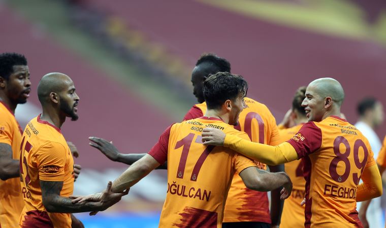 Galatasaray'da yıldız futbolcu kadro dışı