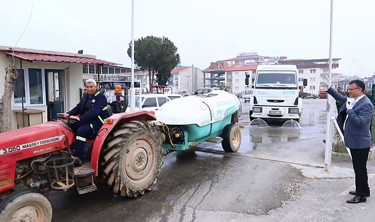 Alaşehir Belediyesi tüm ilçeyi dezenfekte etti