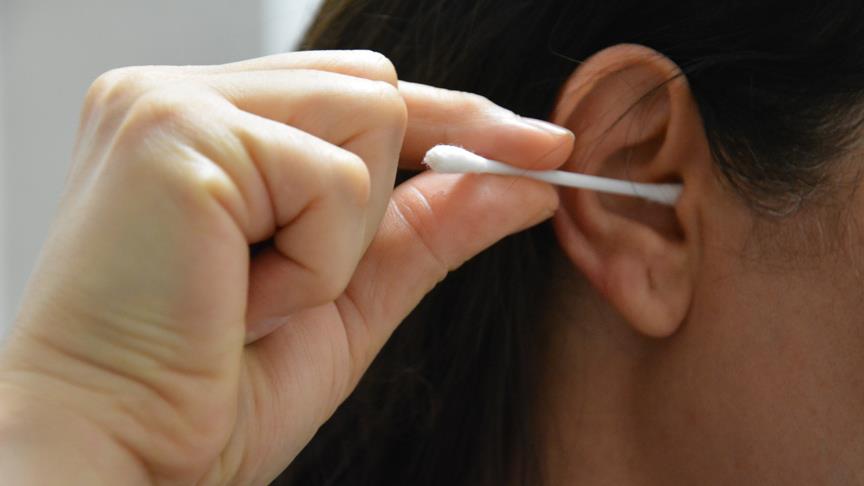 Kulak temizleme çubuklarının zararları nedir?