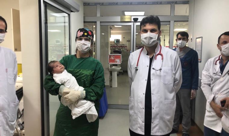 Batman'da 1 aylık Muhammed bebek, koronavirüsü yendi