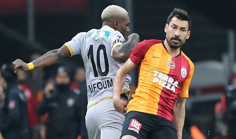 Şener Özbayraklı Galatasaray'dan ayrılıyor mu?