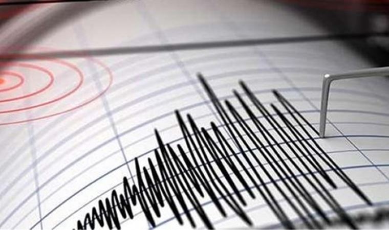 Endonezya'da 5,7 büyüklüğünde deprem