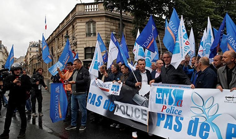 Fransa'da polis sokağa döküldü