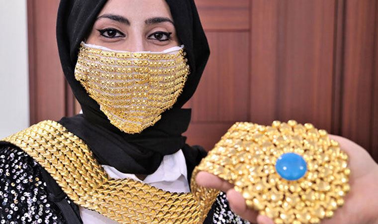 Gelinler için 14 bin liraya altın işlemeli maske üretildi