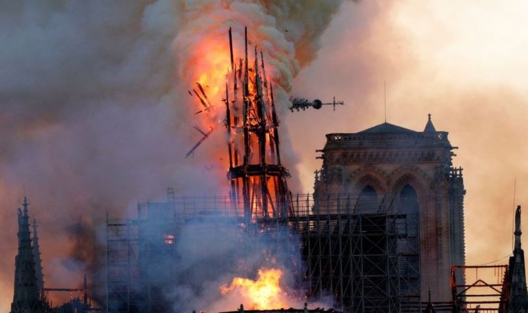 Notre-Dame Katedrali'nin yangında yıkılan çan kulesinin orijinal şekli korunacak