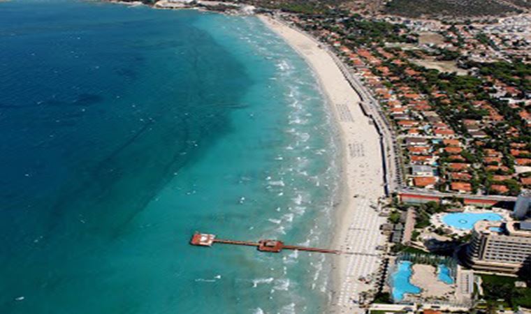 Çeşme Ilıca Plajı’na 'Mavi Bayrak' ve 'Turuncu Çember' sertifikası