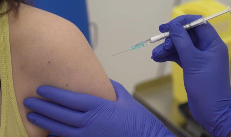Covid-19 aşısı denemeleri için 100 binden fazla kişi gönüllü oldu