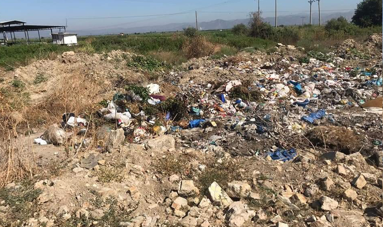 AKP'li belediye çöpleri ilçe girişine döktü - Resim : 3