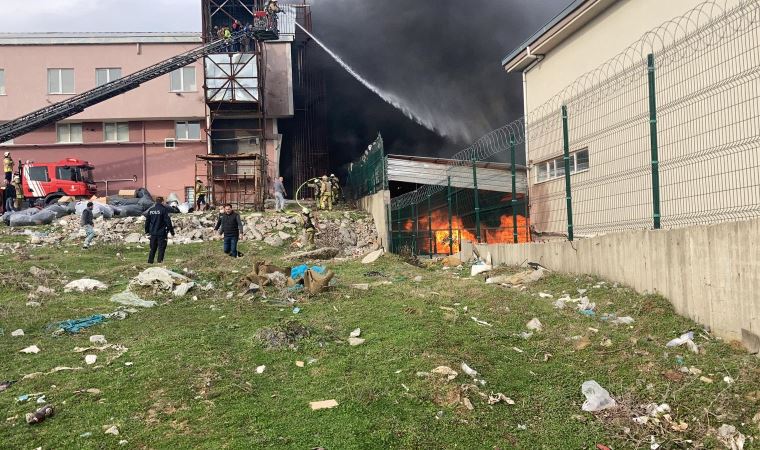 Arnavutköy'de tekstil atölyesinde yangın