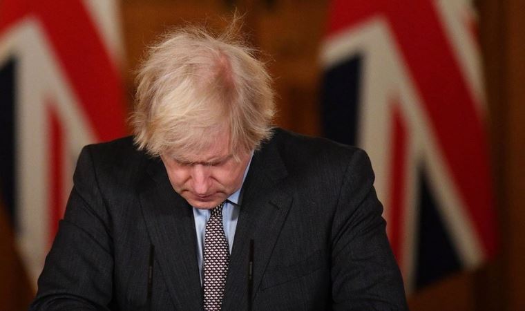 İngiltere'de Covid ölümleri 100 bini kişiyi geçti, Başbakan Johnson 
