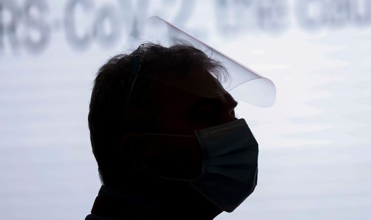 Bilim insanları açıkladı: Yüzde 90 koruma için maske nasıl takılmalı?