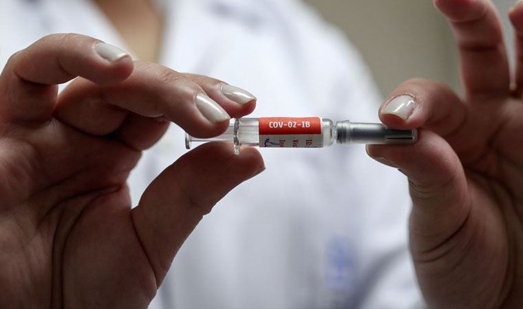 Covid-19 aşısının 10 milyon dozluk sevkiyatının ikinci bölümü sabah Türkiye'de olacak