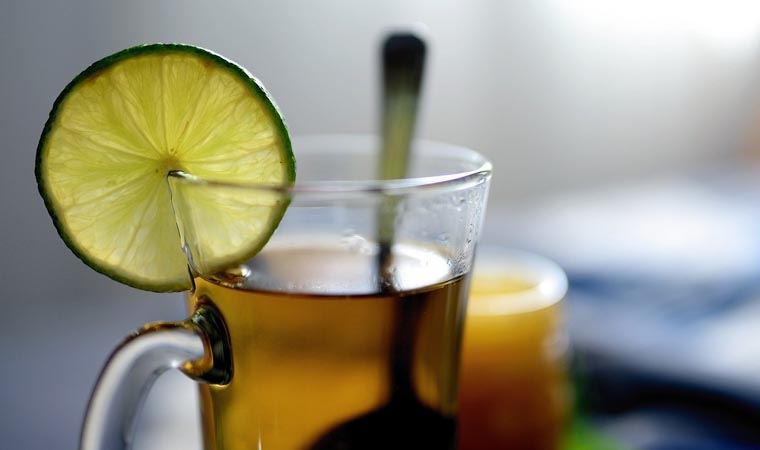 'Limonlu çay bağışıklığı güçlendiriyor, kanser riskini azaltıyor'