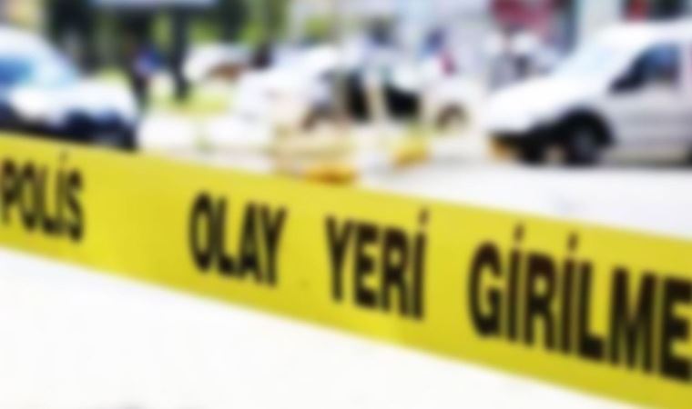İzmir'de evde bıçaklanmış bulunan iki kişiden biri öldü