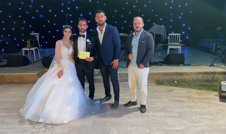 Antalya'da evlenen çifte kripto para takıldı