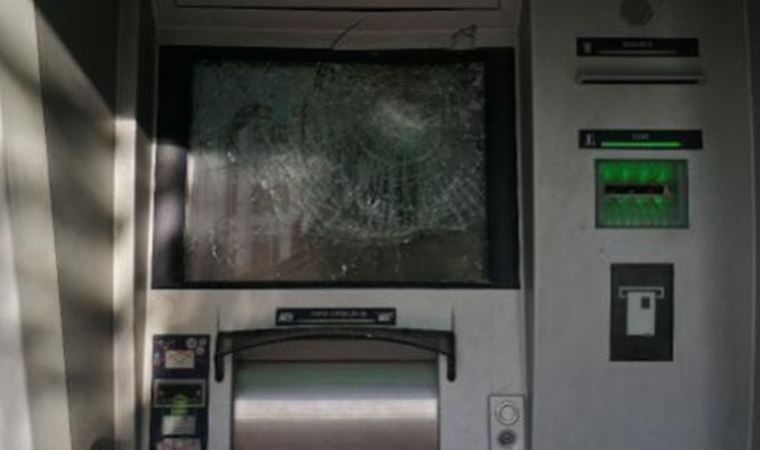 ATM'leri taşla vurarak kullanılamaz hale getirdi, günler sonra yakalandı