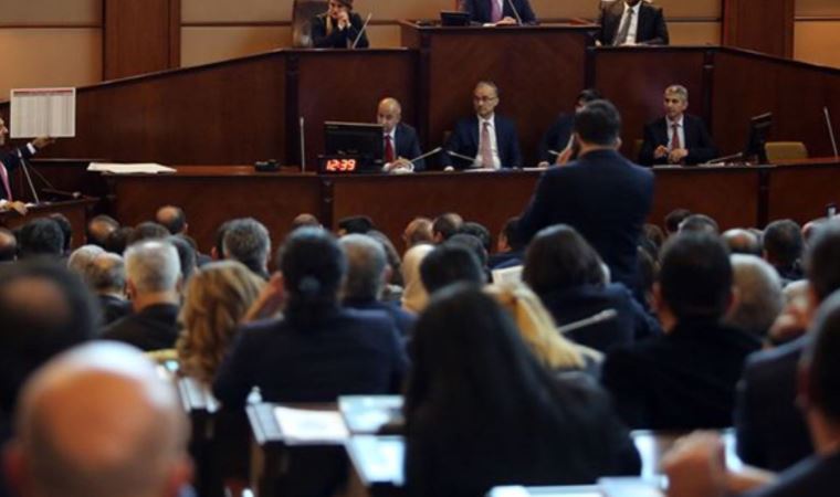 İBB Meclisi'nde 'Atatürk' tartışması