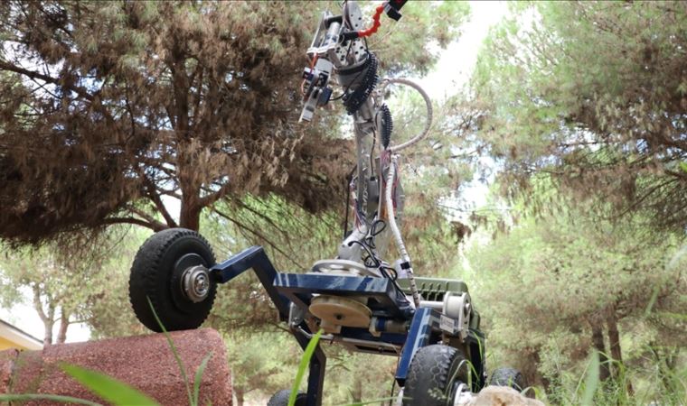 Kocaeli'de üniversite öğrencileri insansız "uzay keşif aracı" üretti
