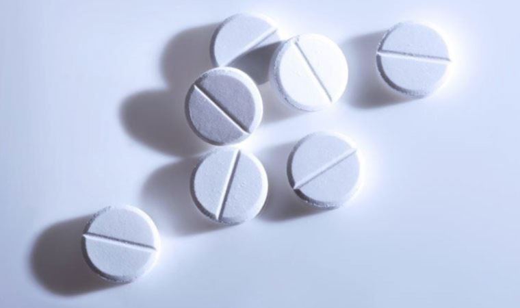 Aspirin: ABD'li uzmanlara göre 60 yaş üstü kişilerin her gün aspirin kullanması iç kanama riskini artırıyor