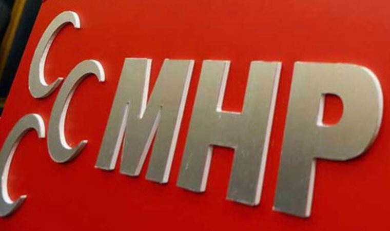 MHP ilçe sekreterinin aracına silahlı saldırı