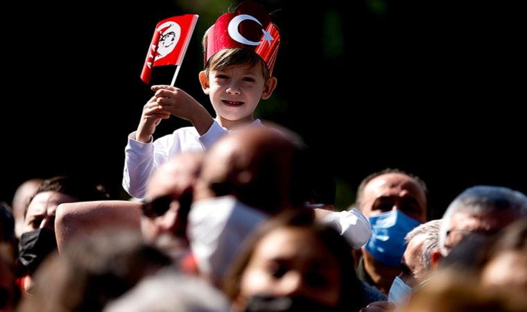 Tüm yurtta başlayan Cumhuriyetin 98. yıldönümü kutlamaları bugün de sürecek