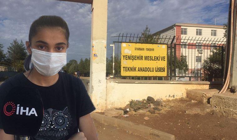 Diyarbakır’da lise öğrencisi üniforma alamadığı için okula giremedi