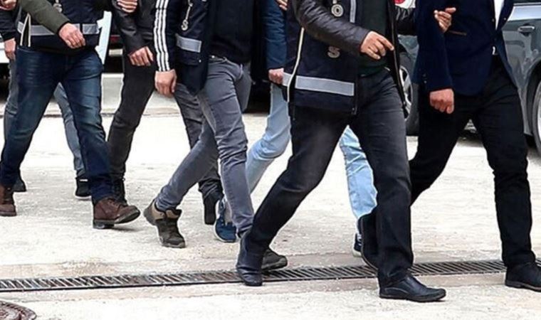 İstanbul'da düzenlenen FETÖ operasyonunda, bir hücre evinde 20 FETÖ şüphelisi gözaltına alındı