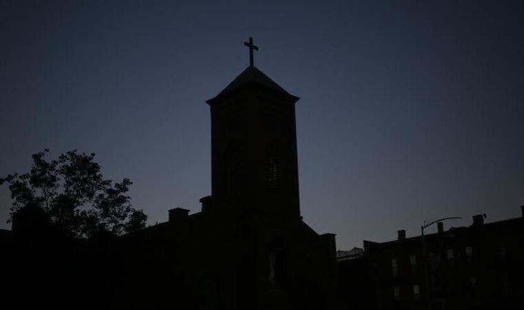 Çocuklara cinsel istismar skandalları Katolik Kilisesi’ni sarstı