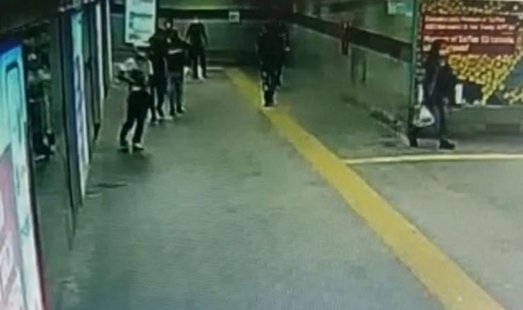 Şişli’de metro girişinde silahlı saldırı kamerada