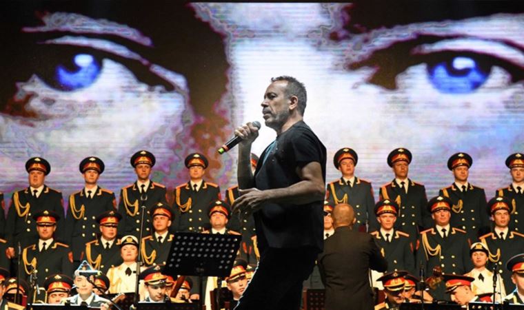 Rus Kızılordu Korosu ve Haluk Levent Fethiye'de konser verdi