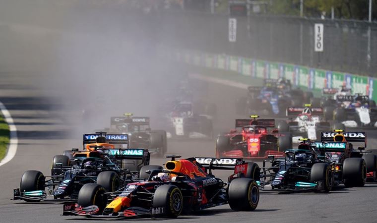 Formula'da Verstappen, Bottas'ı Mercedes patronuna karşı savundu