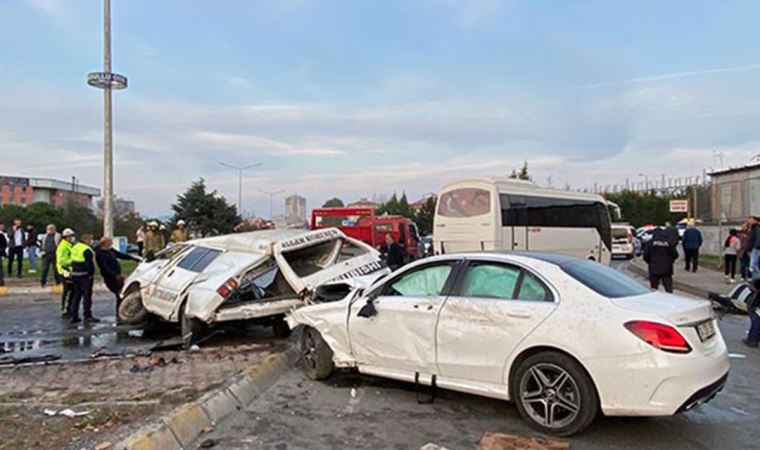 istanbul da feci kaza cok sayida yarali var