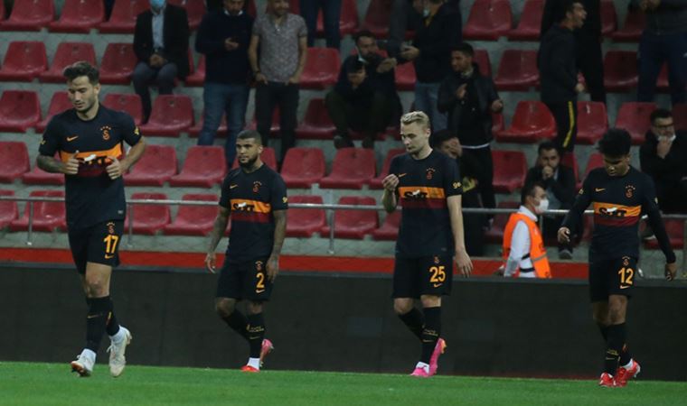Galatasaray'da Gustavo Assunçao yol ayrımında