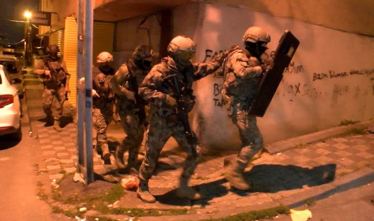 Ataşehir ve Çekmeköy'de uyuşturcu satıcılarına yönelik operasyon: Çok sayıda şüpheli gözaltında