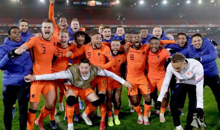 2022 Dünya Kupası elemeleri Hollanda medyasında: 'Gergin ve sıkıcı maçta Portakallar Katar biletini aldı'