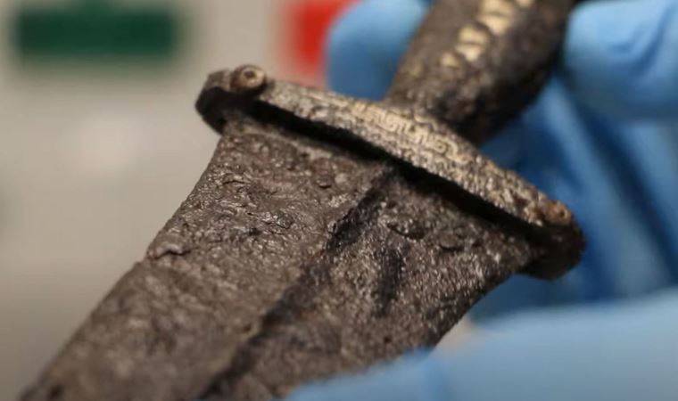 Roma askerine ait 2 bin yıllık bir hançer bulundu