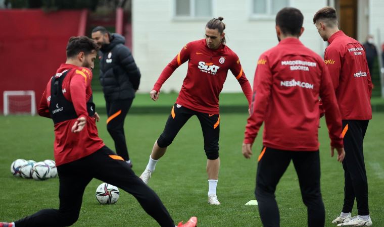 Galatasaray'da Muslera, Yedlin ve Luyindama takımla çalıştı