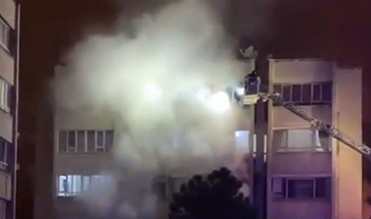 Konya'da gece yarısı panik: 5 katlı binada yangın