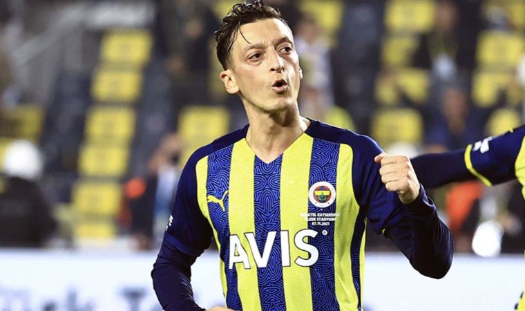 Fenerbahçe'de Mesut Özil derbiye hazır