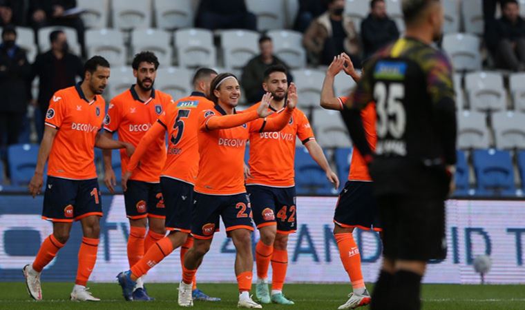 Belözoğlu ile Başakşehir'in bileği bükülmüyor! | Başakşehir 2-1 Sivasspor