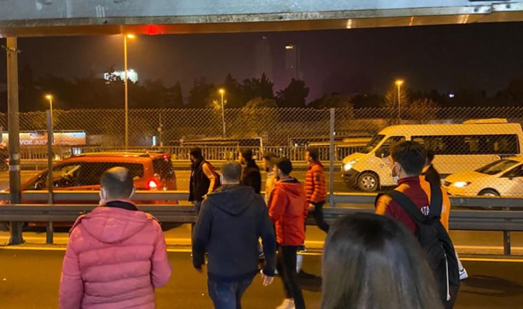 Galatasaray ve Fenerbahçe taraftarı birbirine girdi