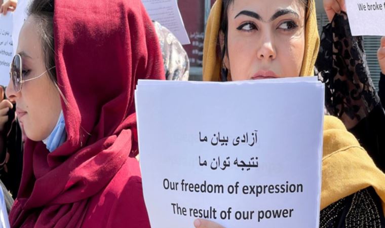 Afganistan: Taliban kadınların oynadığı dizilerin televizyonlarda gösterilmesini yasakladı